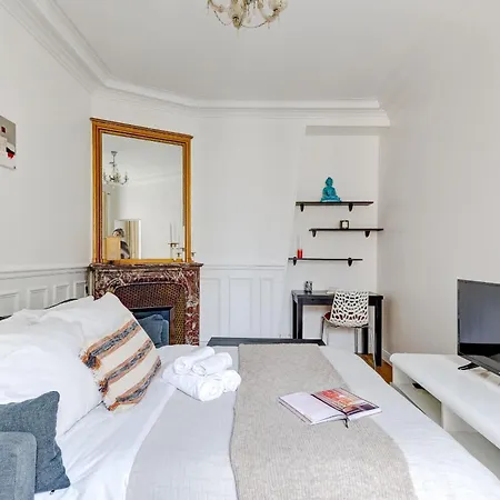Bnbnova - Stylish 1br Steps From Le Marais & Montorgueil Apartment