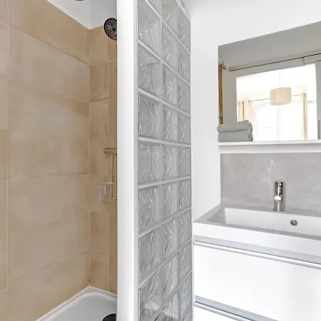 Apartment Bnbnova - Stylish 1br Steps From Le Marais & Montorgueil